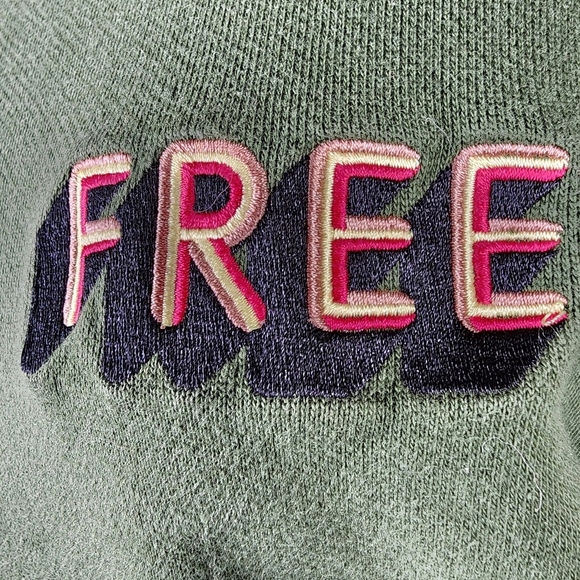 Aritzia Wilfred Free Crewneck Sweatshirt Embroidered Logo Green Size XS Preppy - Picture 7 of 13
